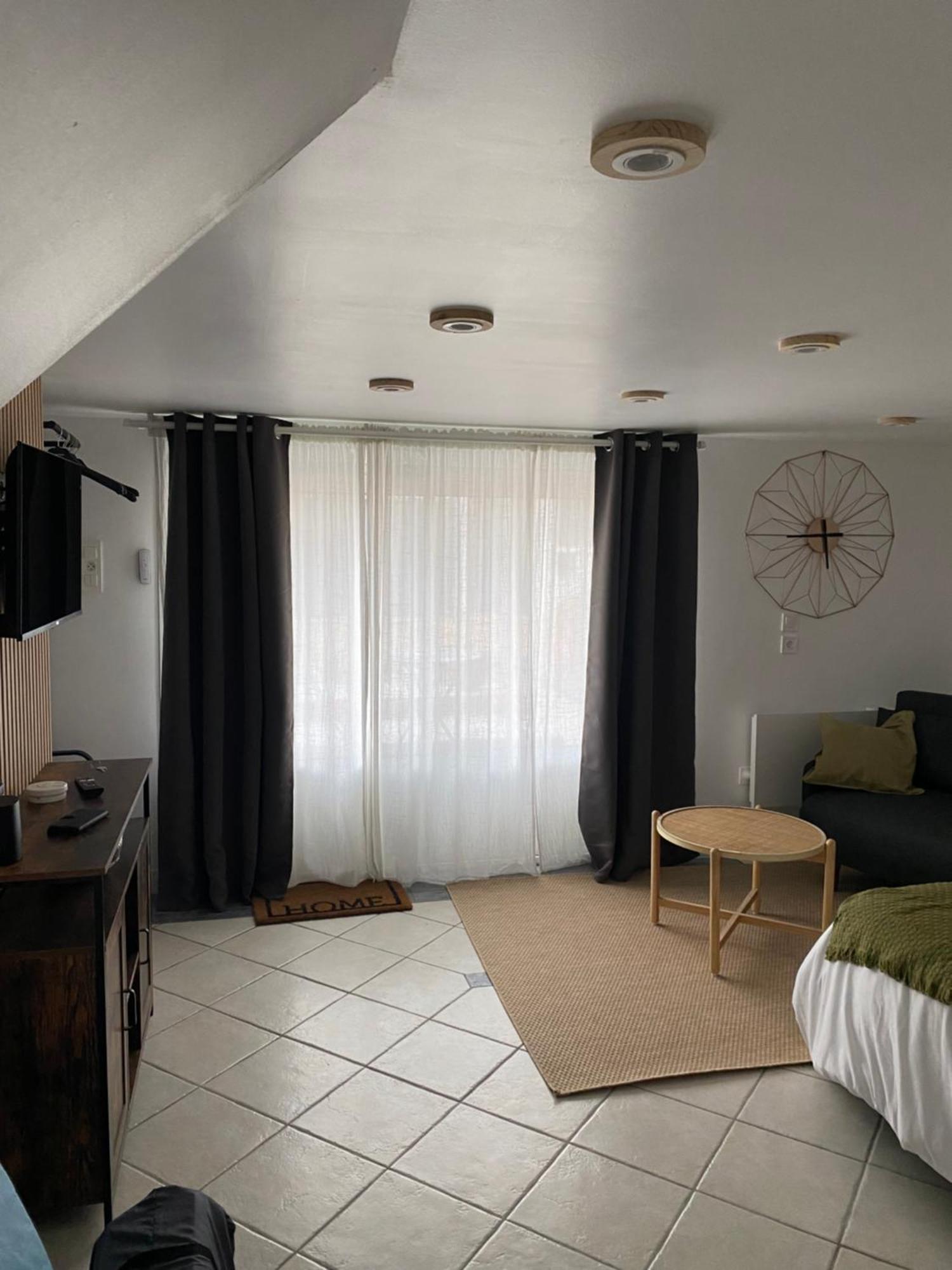 Appart Studio Rdc De Maison Avec Exterieur Proche Reims แตงเกอซ์ ห้อง รูปภาพ
